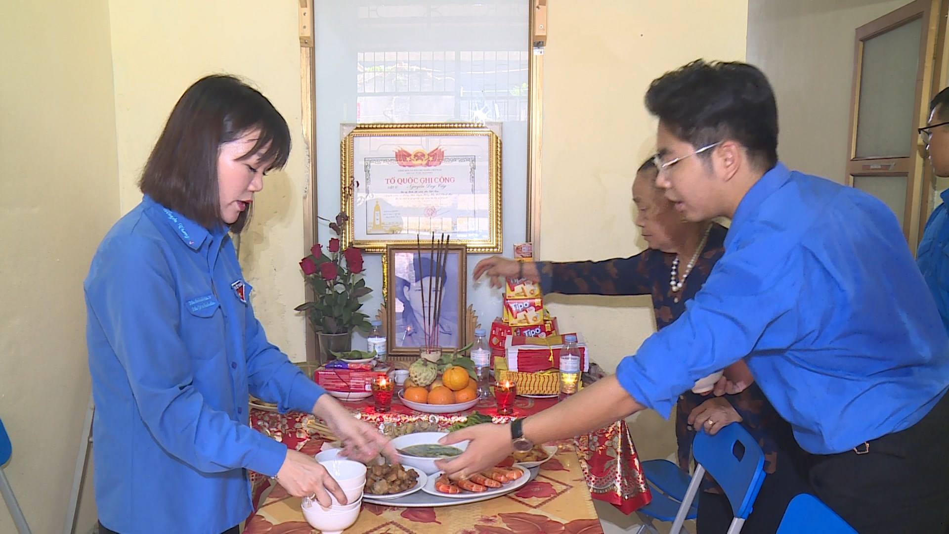 Anh-tin-bai